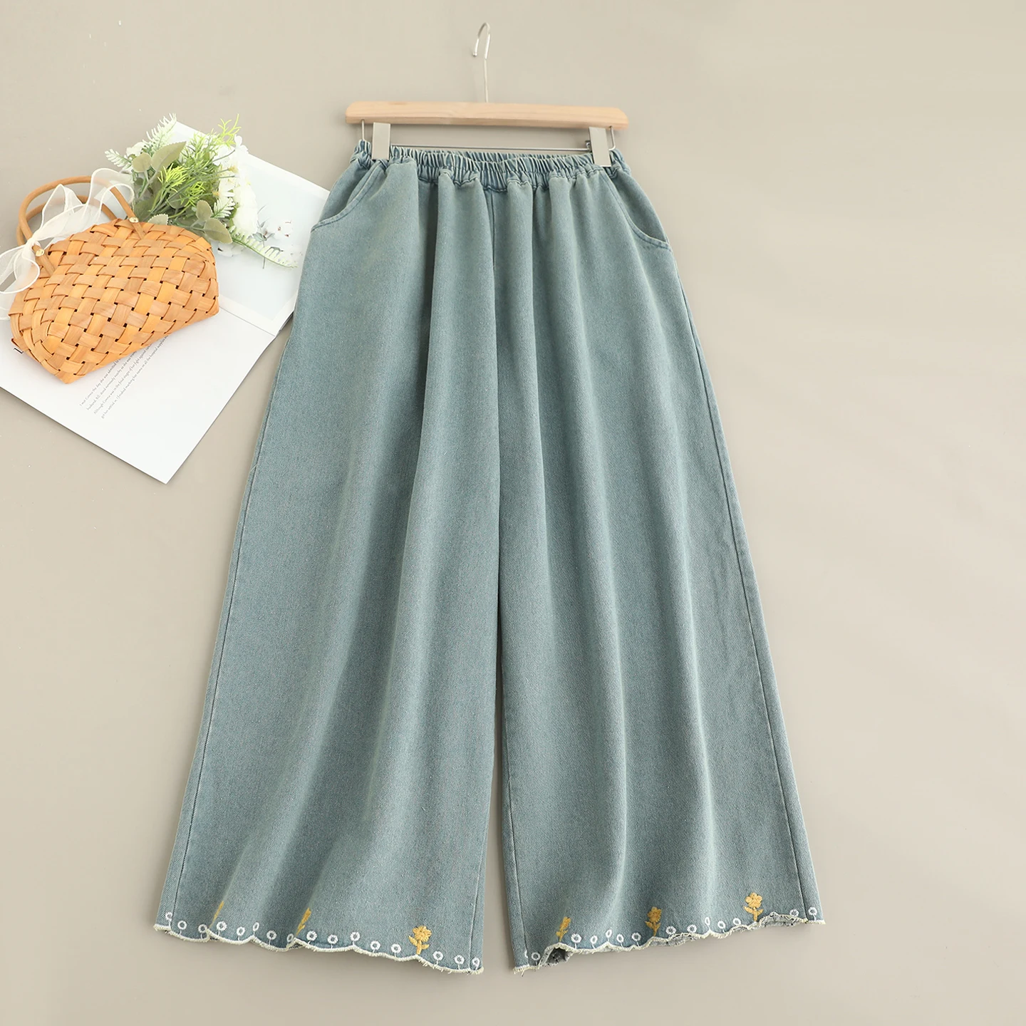 일본 빈티지 모리 걸 꽃 자수 데님 와이드 레그 팬츠 여성 가을 신축성 있는 허리 캐주얼 루즈 스트레이트 청바지