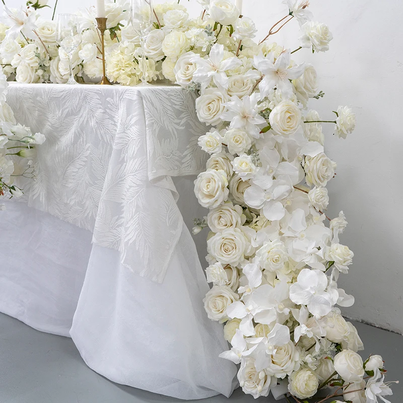 Decoración de boda de mesa larga blanca, arreglo floral, banquete de boda europeo, escritorio Phalaenopsis