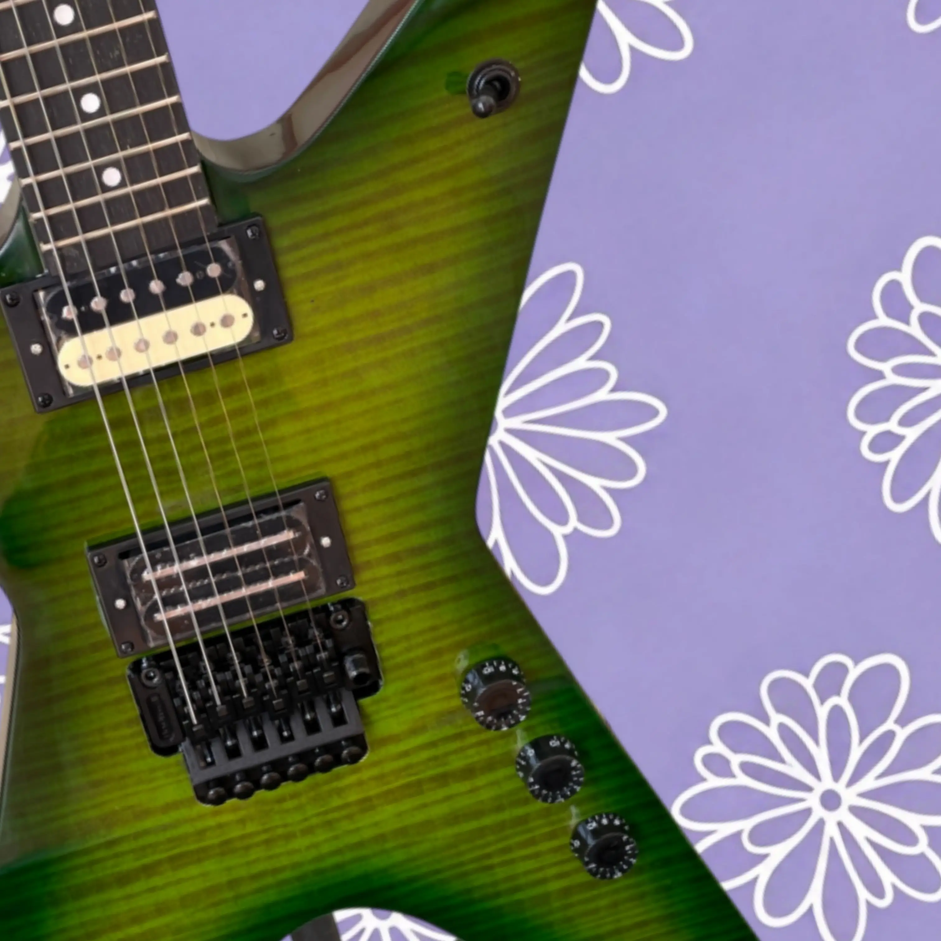 Green Tiger Flame 6-String Angular Electric Guitar, Mahogany Body, Vivid Color Guitars, Thick & Punchy Tone Guitarra