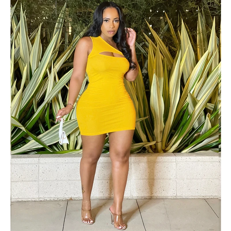 Mini robe moulante Sexy sans manches pour femmes, tenue d'été élégante pour fête en boîte de nuit, anniversaire, asymétrique, épaule dénudée, à bandes, noire