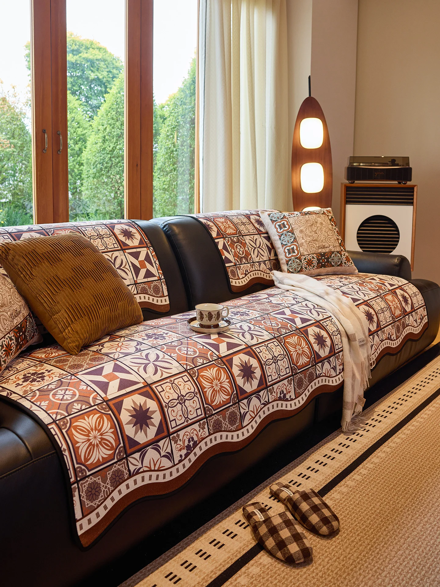 

Anti-Slip Sofa Cuion Ele Geometric Pattern Snail Velvet Four Seasons Universal Unique ape New 2025 Sofa Pad