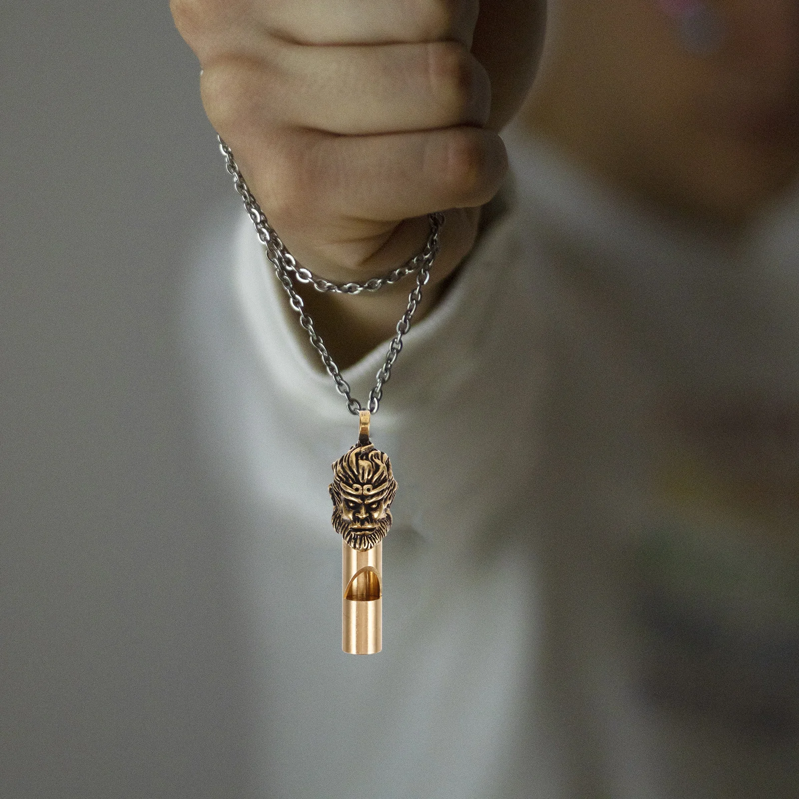 صافرة النحاس المحمولة التخييم الطوارئ المشي لمسافات طويلة في الهواء الطلق بصوت عال بقاء المعادن صافرة المفاتيح التخييم العرض في الهواء الطلق الملحقات #3