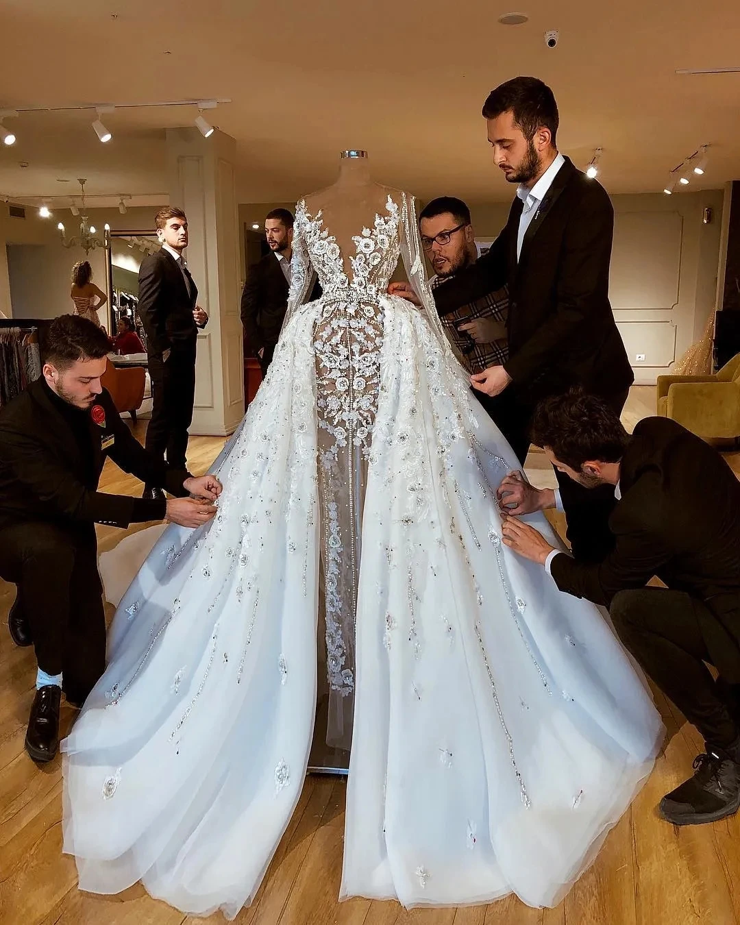 Detachable Wedding Dresses Long Sleeves Lace Beaded Saudi Arabia Dubai Women Bridal Wedding Gowns For Black Girls Customized