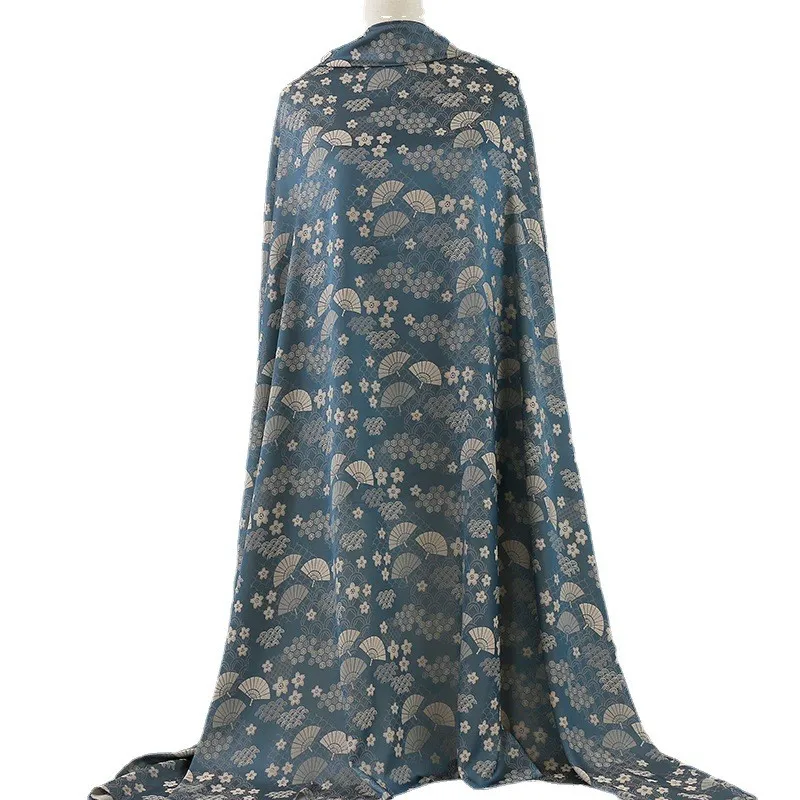 ผ้า jacquard พัดลมสีน้ําเงินและสีขาวสองสีสไตล์โบราณ Hanfu cheongsam