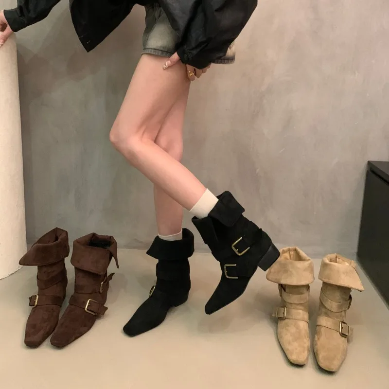 

Новинка 2025, хит продаж, короткие сапоги, осенний стиль, пряжка на ремне, рыцарские сапоги на толстом каблуке, дизайнерские резиновые сапоги