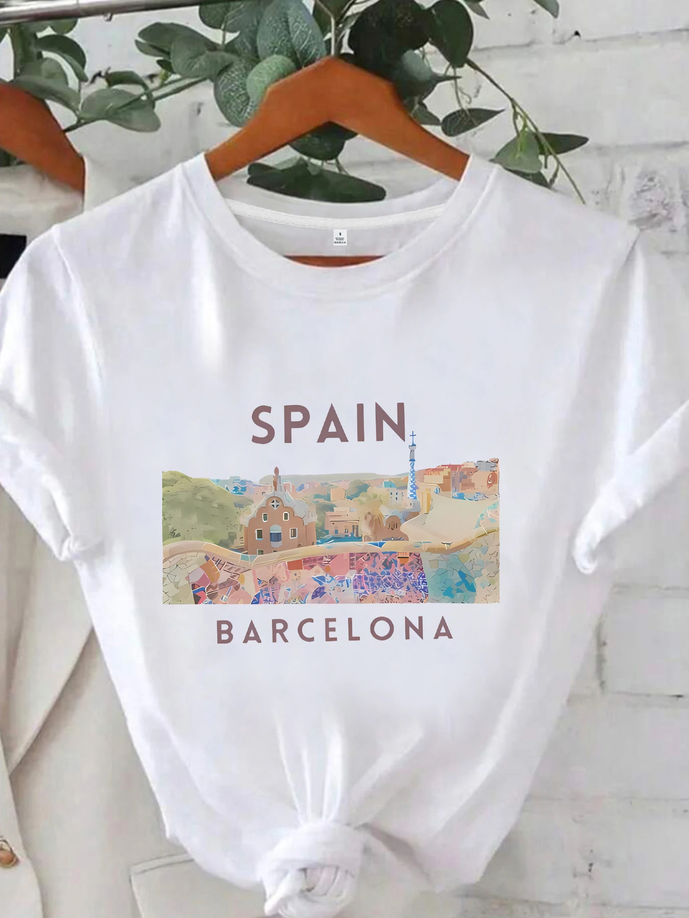 

English letters and architecture Plus size women's round neck short sleeve T-shirt with elastic half sleeves and trendy prints