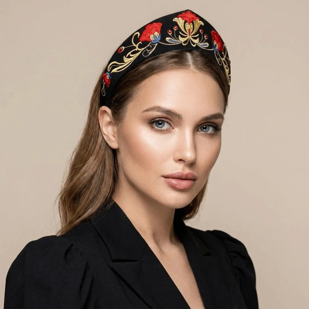 Retro Baroque Velvet Triangle Headband Wide Edge Classical Crown Hair Hoop British Headwear Vintage Hair Accessories Women