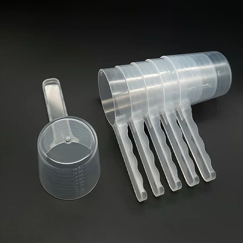 1 Stück transparenter Messlöffel für Haustiere mit Skala, Kunststoff-Futterschaufel für Hunde und Katzen, Haustiergeschirr, 50 g, 100 ml. – Detail 4