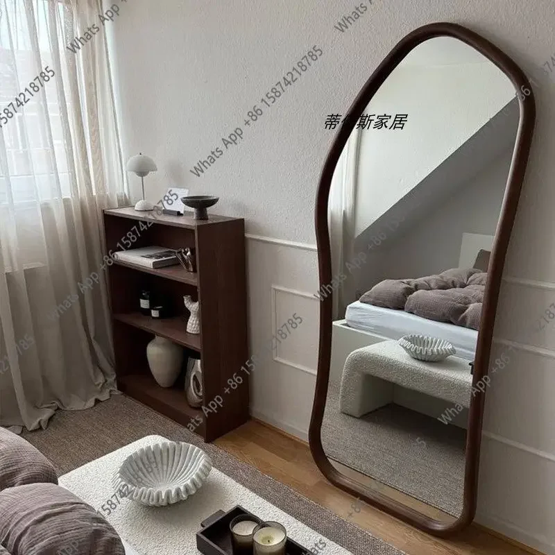 X Fitting Mirror Französischer Retro-Ganzkörperspiegel, unregelmäßig geformt, künstlerisch ansprechend, speziell geformtes Designer-Modell