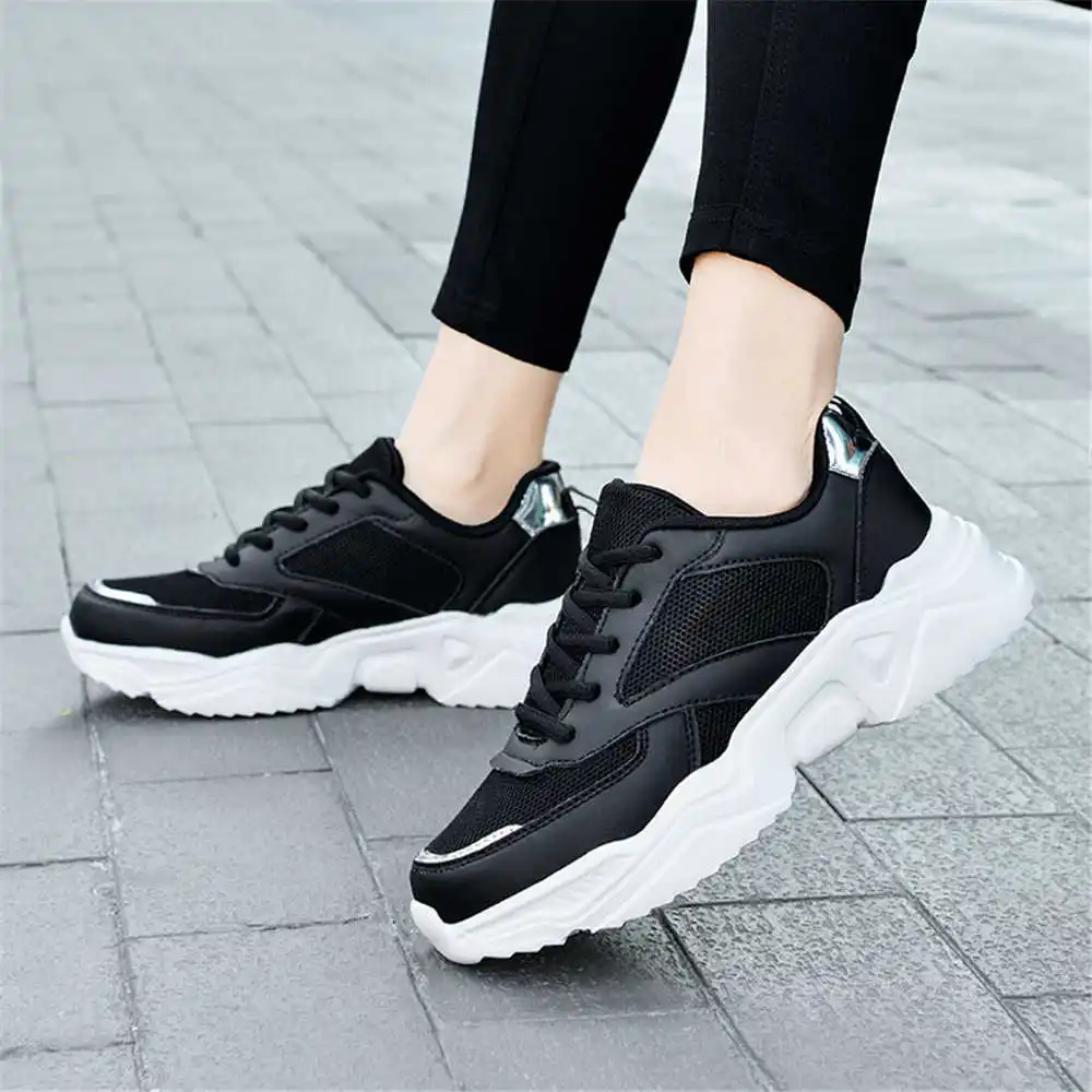 أحذية رياضية نسائية بكعب سميك 35-39 أحذية برتقالية أحذية نسائية لحفلات الزفاف أحذية رياضية بدون كعب مناسبة فاخرة من Tene