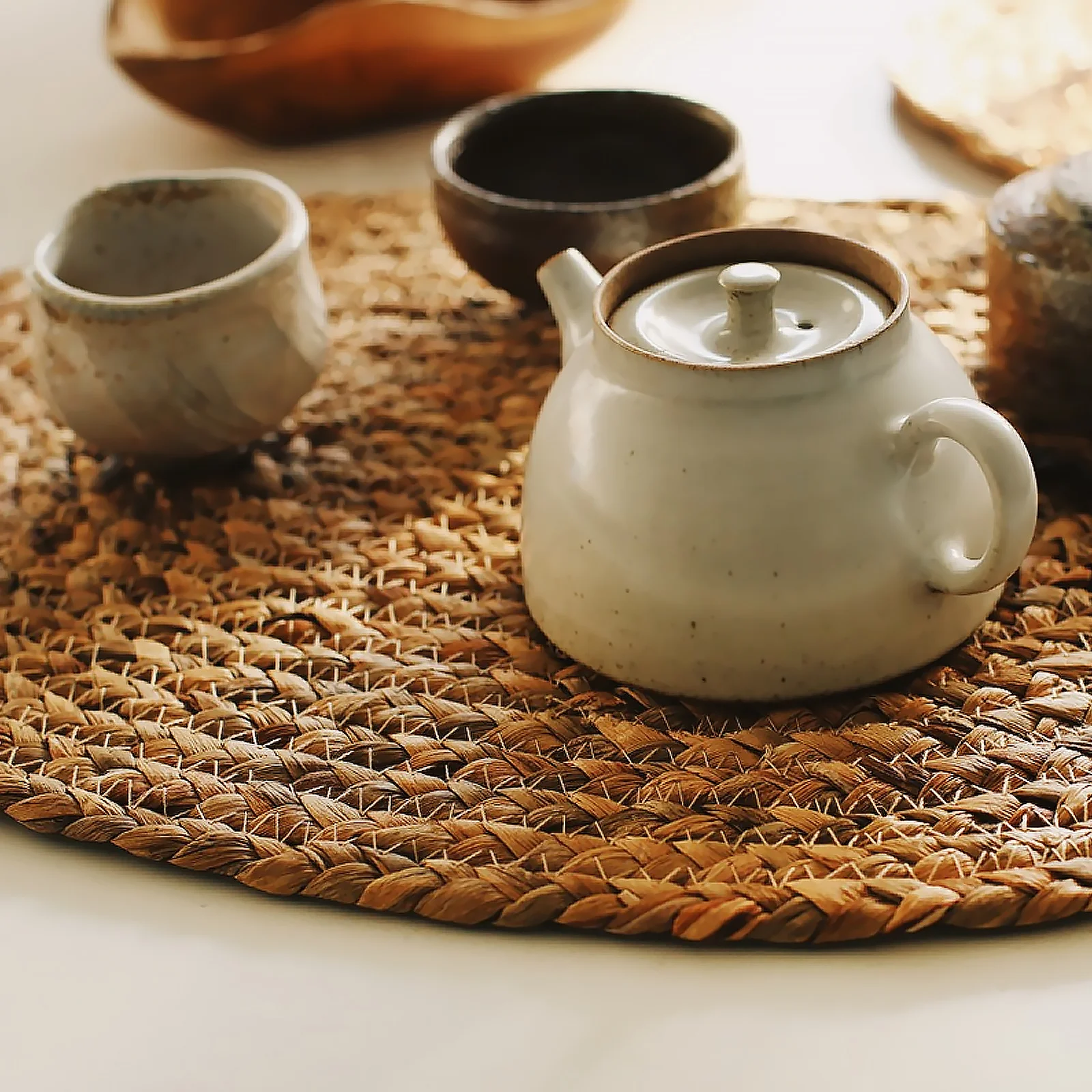 

4 pcs Natural Handmade Round Coasters Heat Insulation Cup Pad Tabletop Mat Placemats Decorative Cup Mats Home Textile