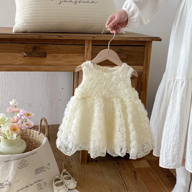 

Летнее платье-жилет для девочек 2026 года с 3D-розами, сетчатое платье принцессы для младенцев и детей на годик