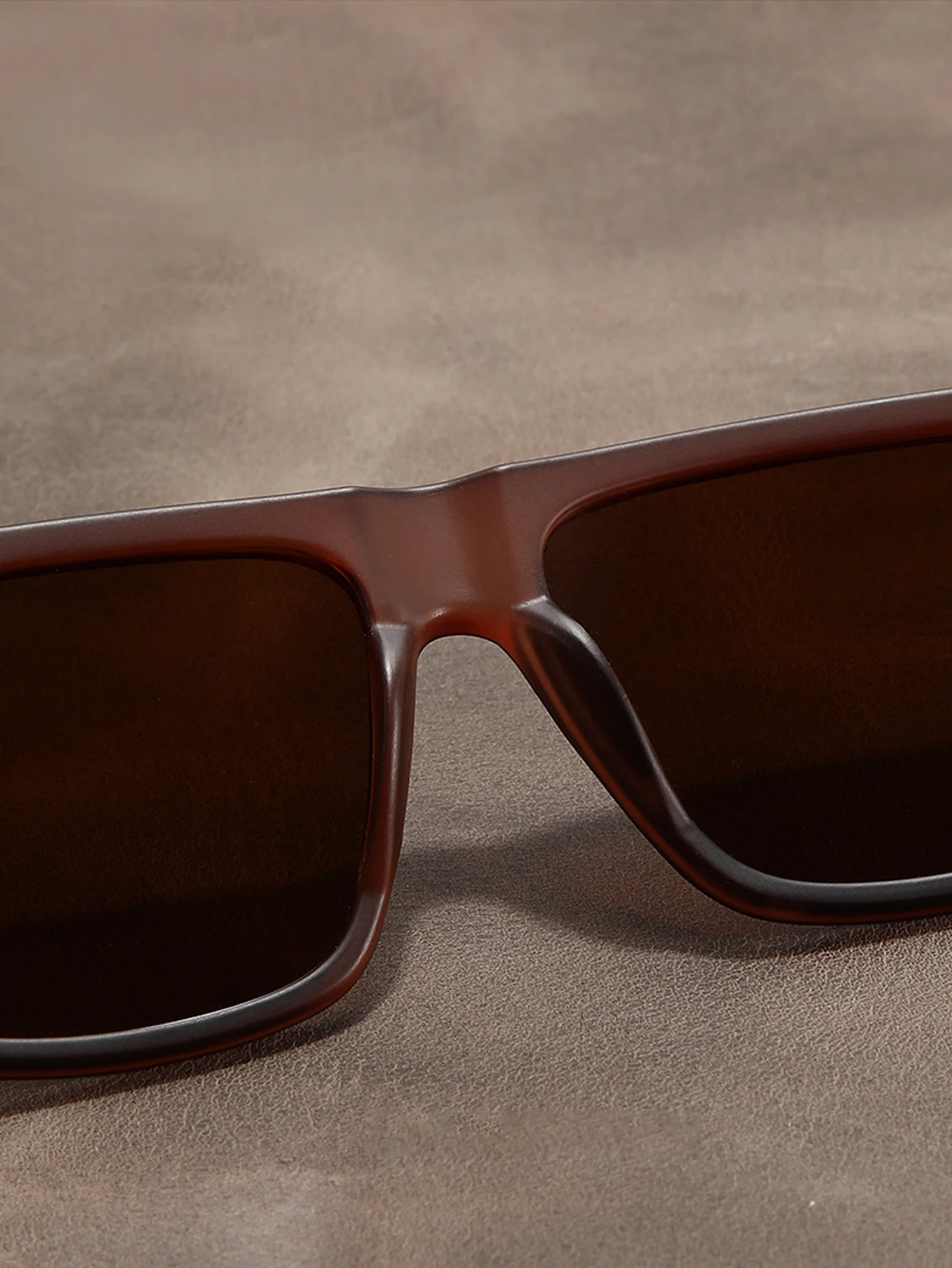 Quadratische Herren-Sonnenbrille mit natürlichem Holzimitatrahmen, polarisiertem UV-Schutz, spezielle Brille für den Außenbereich – Detail 5