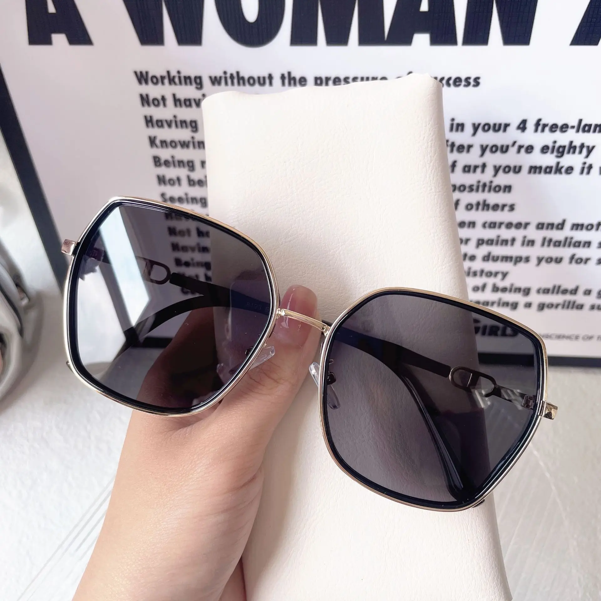 ظلال مستقطبة عالية الجودة لعام 2025 - نظارات شمسية للقيادة للحماية من الأشعة فوق البنفسجية للنساء، نظارات شمسية عصرية متغيرة الألوان تدريجية