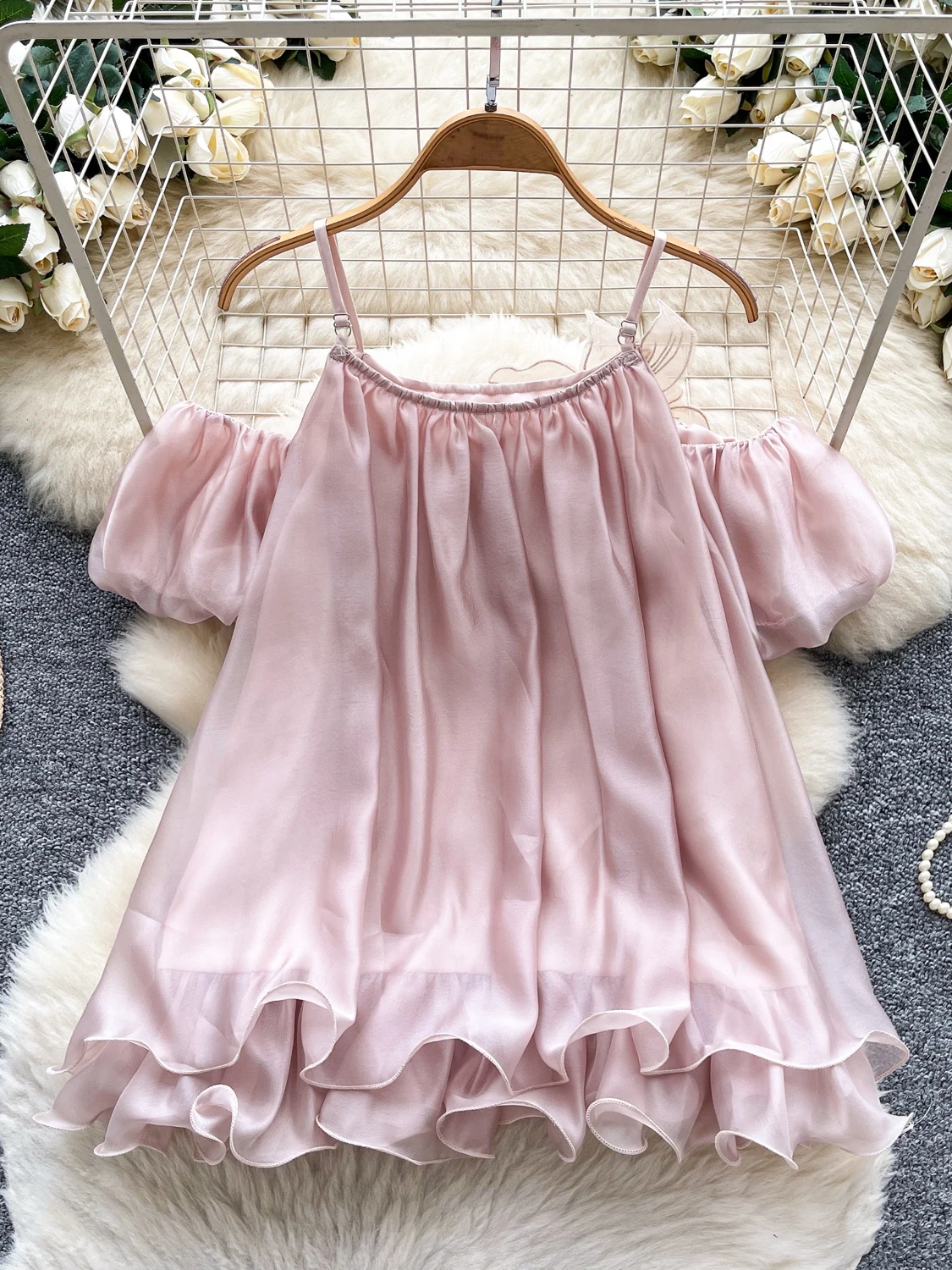 قميص نسائي صيفي بتصميم كوري أنيق يكشف الكتفين، فضفاض ومخفي للعيوب، مزين بالدانتيل، مصنوع من البوليستر المريح