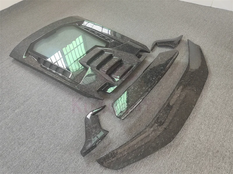 

LANOUT Factory direct sales carbon fiber forged pattern P-style rear bumper cover exhaust rear spoiler for Lamborghini LP610 bod
