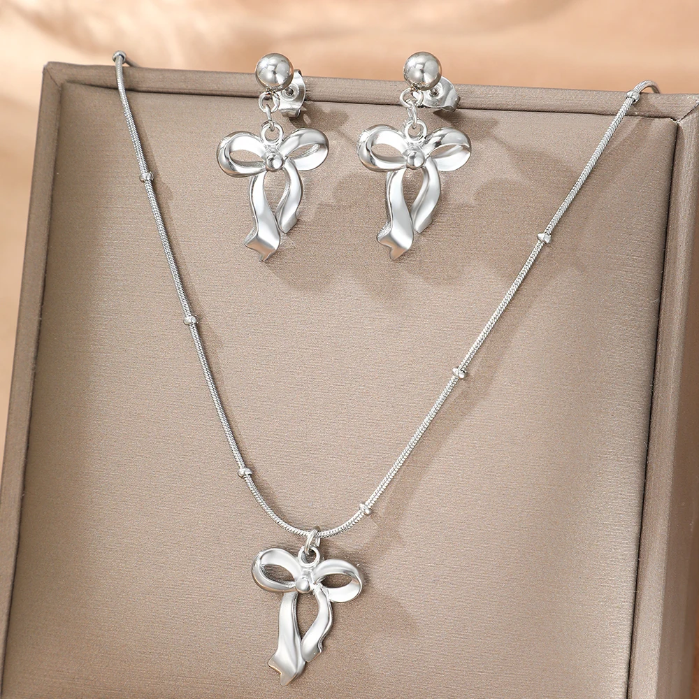 الفولاذ المقاوم للصدأ الشريط القوس قلادة قلادة طقم من الحلقان موضة بسيطة ركاب مجوهرات للنساء ارتداء المجوهرات اليومية