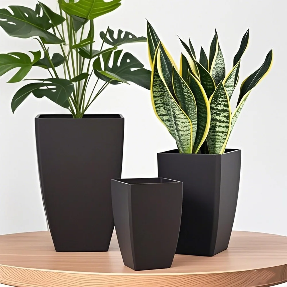 Modern Black Plastic Flower Pot Indoor/Outdoor Standing Pot with Glossy Conical Design for Housewarming Home Decor Pot Small