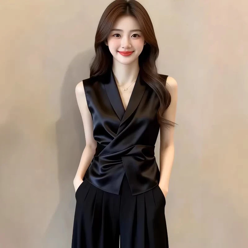 

Элегантная приталенная блузка без рукавов с завязками на талии, летний стиль верхней одежды, модная женская блузка с V-образным вырезом, новинка 2026 года, гладкий атласный топ