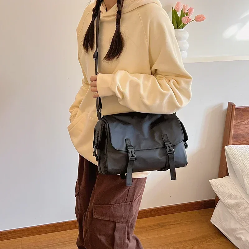 Single Shoulder Crossbody Bag Korean Edition Office Commuter Fashion Large Capacity Tote Bag  Bolso De Cartero De Hombro Único