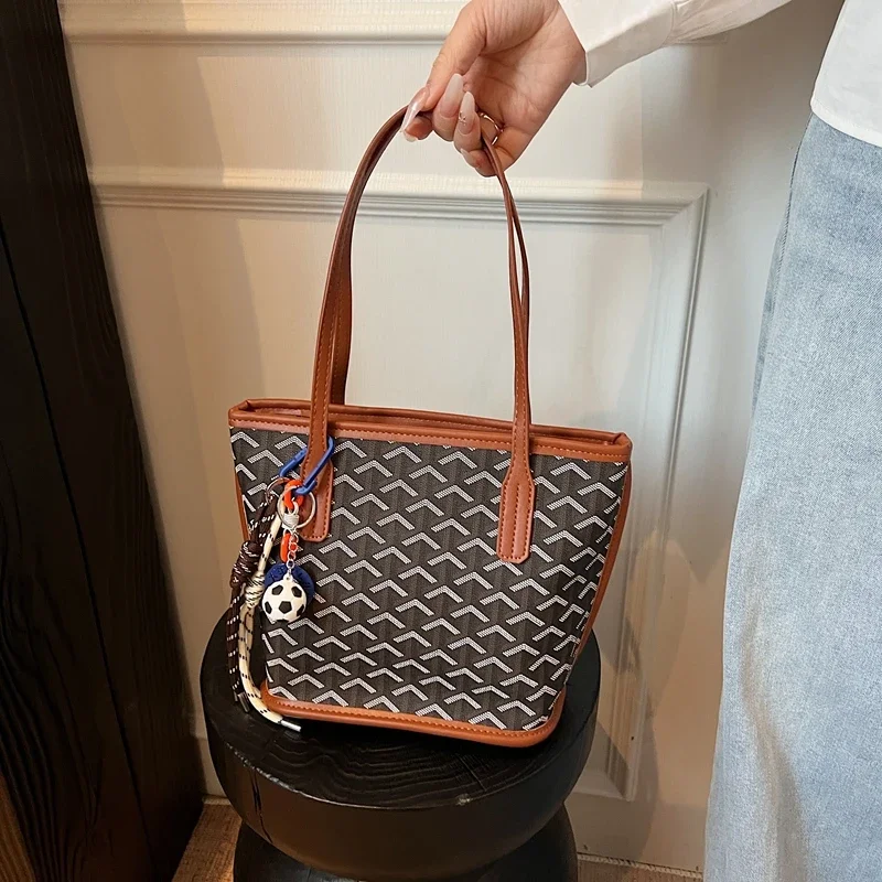 

Premium Ladies Leather Shoulder Bag Fashion Crossbody Handbag Women's Messenger Tote Bag With Detachable Strap