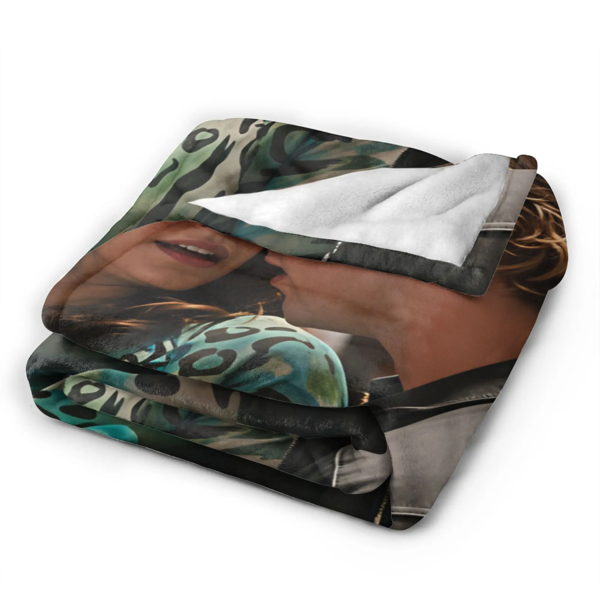 Dean & Allie - Off Campus (4) Blanket Quality Super Soft  Bedding Throws Winter Child Outdoor Fluffy Bedspread