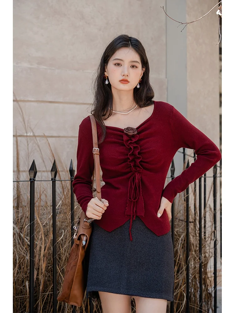 

Red Square Collar Knitted Top Women Early Autumn Small Size Slimming Inner Wear Base irt Sweater with Belt Floral Embelli...