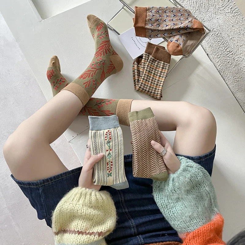 Высококачественные модные винтажные уличные теплые хлопковые носки, осенне-зимние женские толстые повседневные школьные носки для девочек, средние носки-трубы для женщин