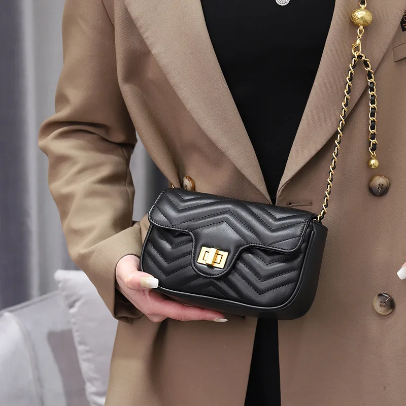 

Korean Style Chain Strap Bag, Women's Casual Crossbody Purse, Chic Shoulder Tote, Day to Night Bag, Minimalist Top Handle Bag