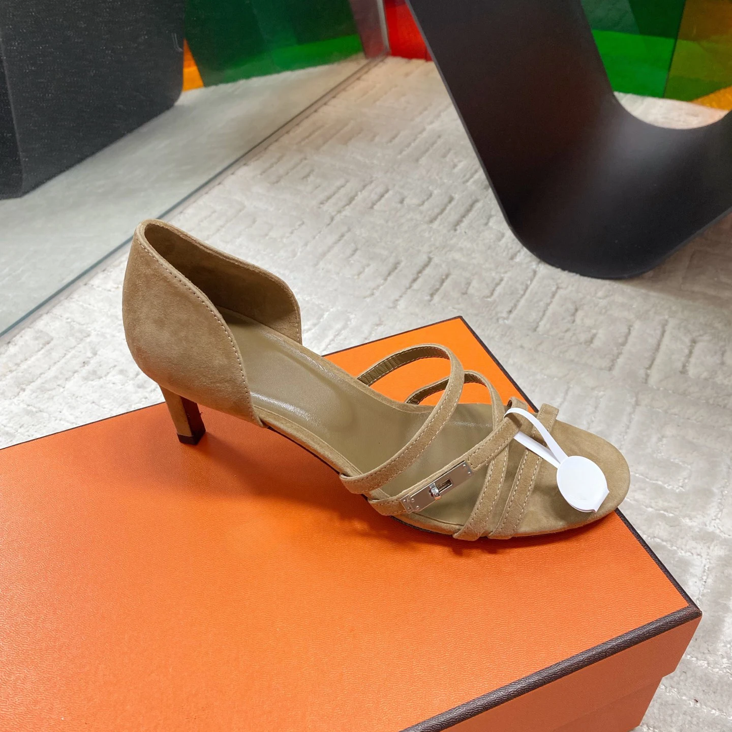 جديد حار بيع جلد طبيعي تسولي الصنادل ذات الكعب الصنادل النسائية أحذية عالية الكعب مع مشبك معدني تصميم حجم 35-42 #4