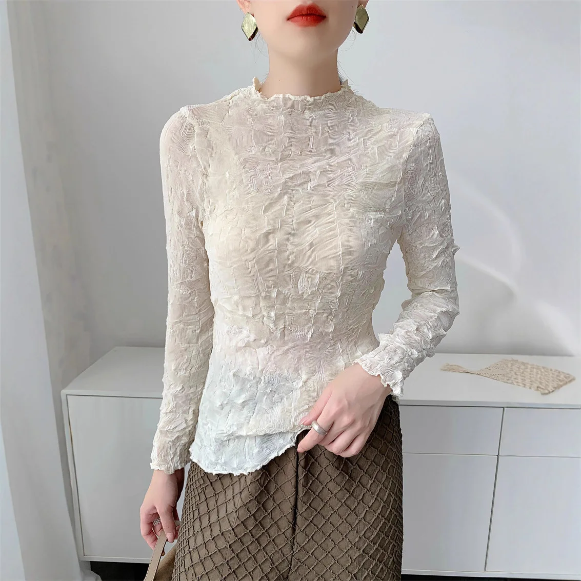 

miyake Women Slim Bottom Shirt Solid Colour Round Neck Long Sleeve Loose Stretch Design Female T-Shirt 2025 Spring New Clothing