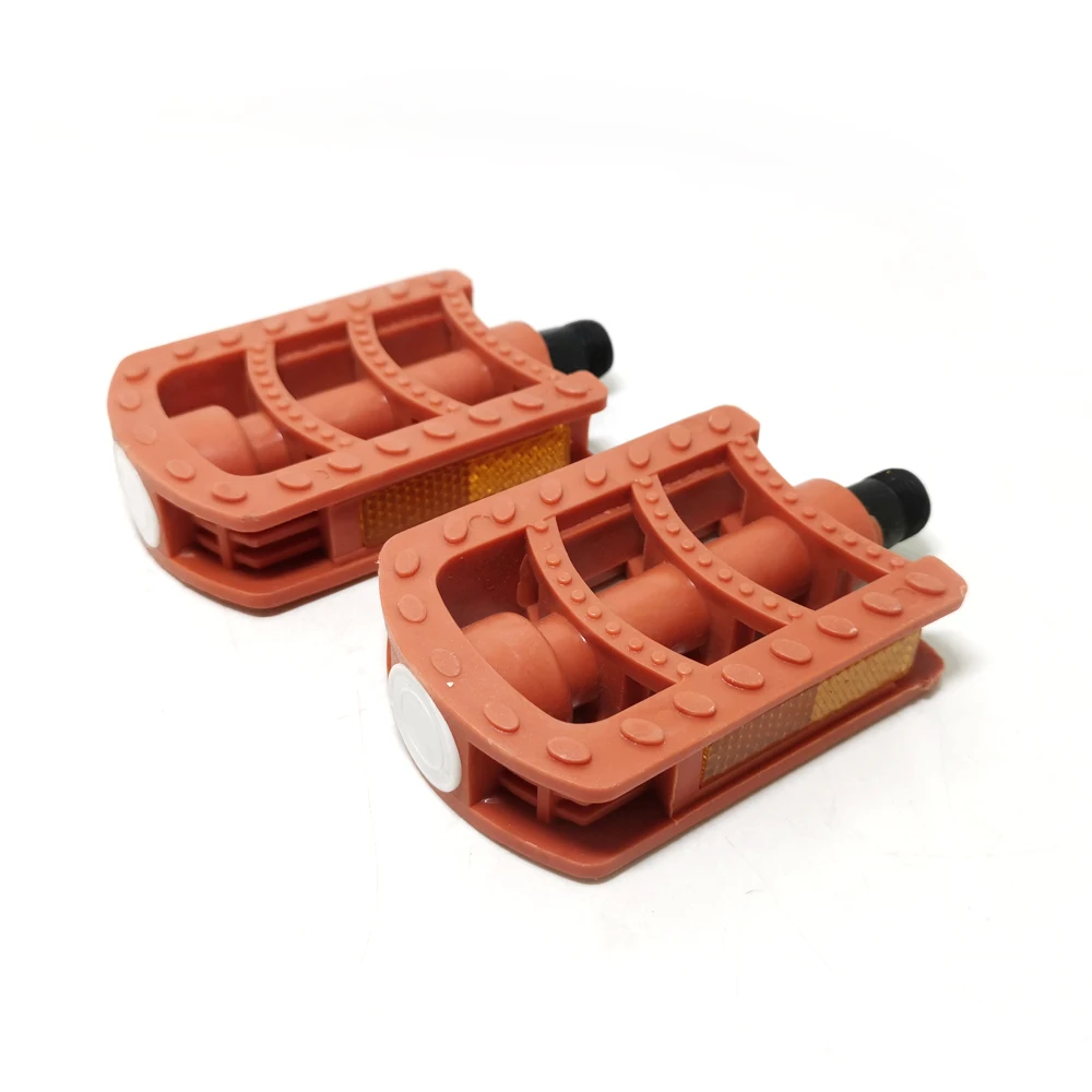 FREE- Bicycle Pedal Plastic Material Retro Pedals  Brown Gray Without Beads Ordinary Plastic Pedal 1 Pair Q1069