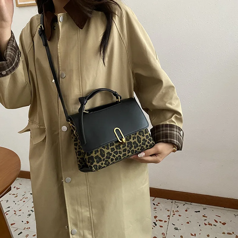 حقيبة نسائية على الموضة لعام 2025 بطبعة جلد الفهد الفاخر - تصميم مربع صغير ريترو فريد من نوعه، نمط كتف/رسول متعدد الاستخدامات للركاب #3
