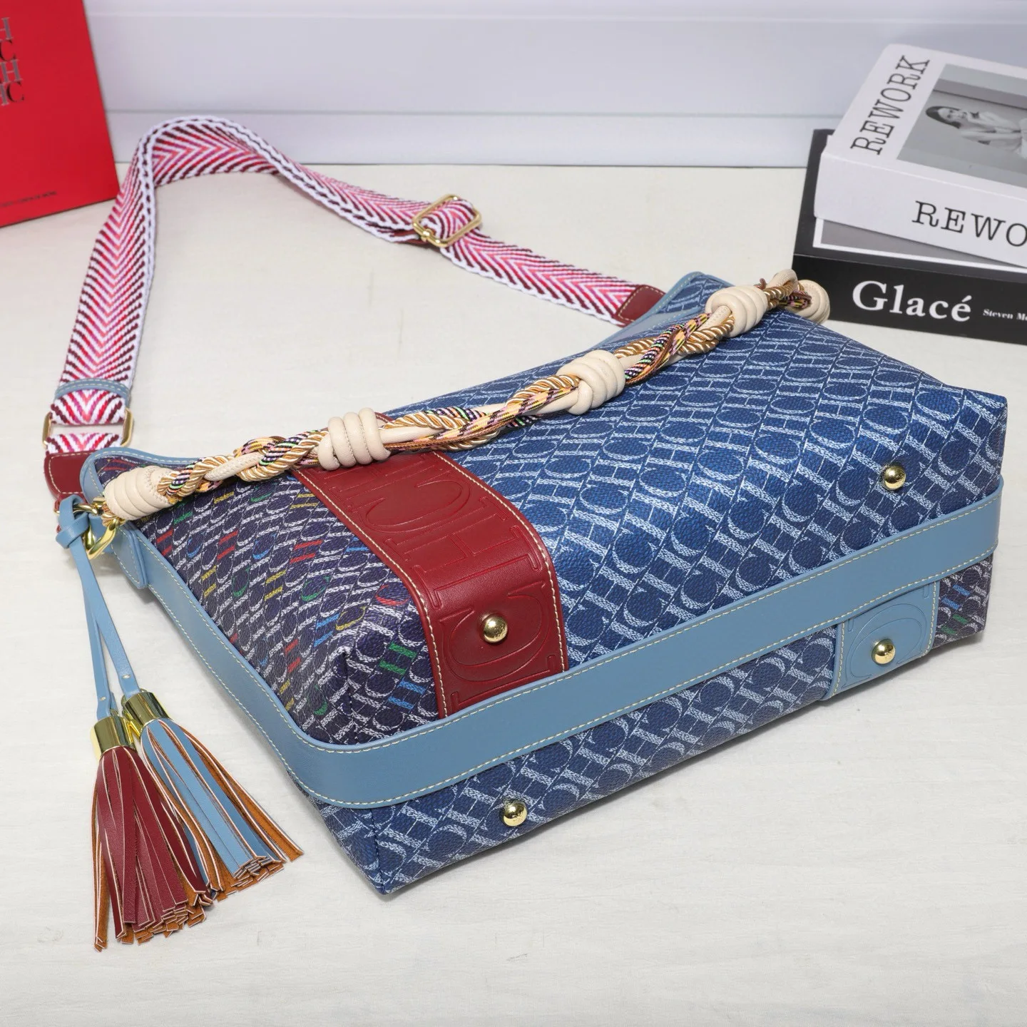 حقائب يد نسائية أصلية من العلامة التجارية حقائب كتف فاخرة حقائب كروس متعددة الوظائف حقائب يد مصممة بطباعة حروف عصرية #3