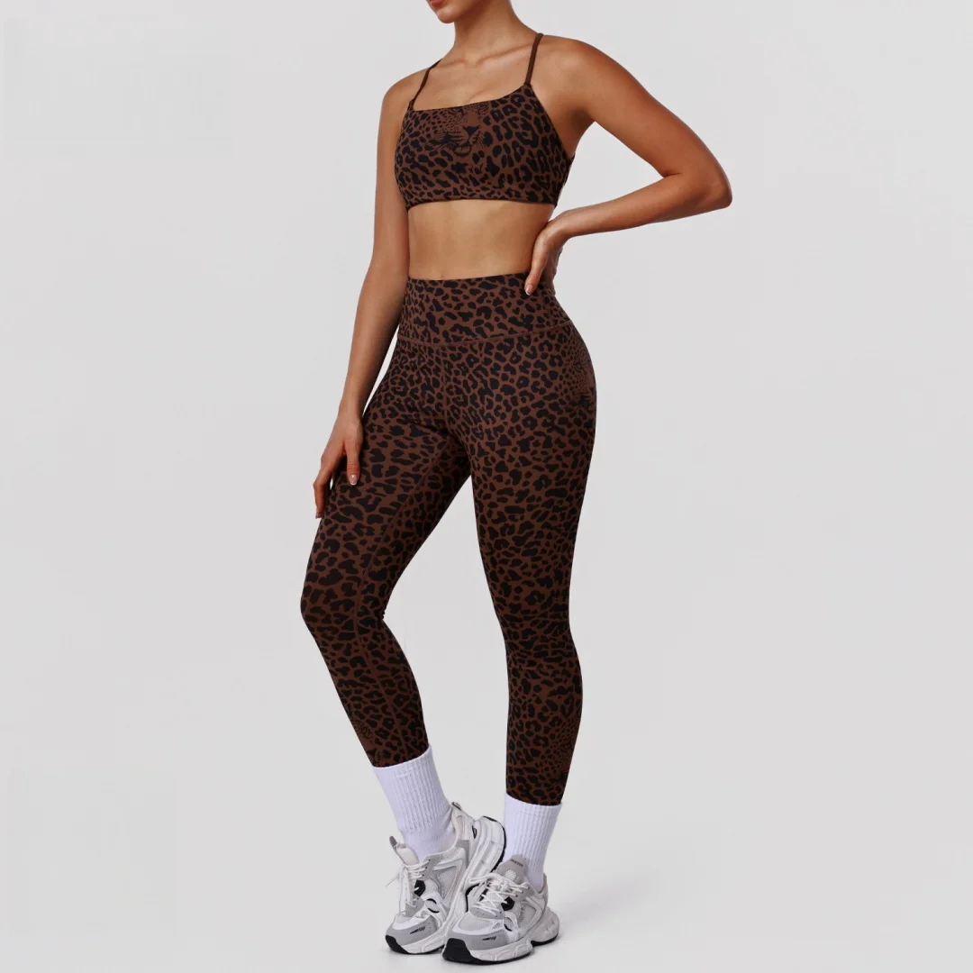 

Новый женский комплект для йоги с леопардовым принтом: облегающий костюм для бега, тренировок, фитнеса, с высокой талией, эффектом подтяжки бедер, спортивный бюстгальтер без спинки и леггинсы.