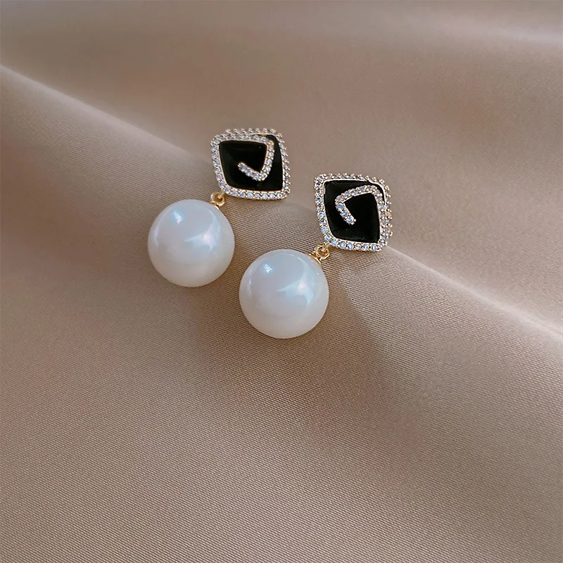 gold Color Imitation Pearl Hanging Earrings for Women Simple and Classic Bridal Wedding Accessories Wholesale Jewelr