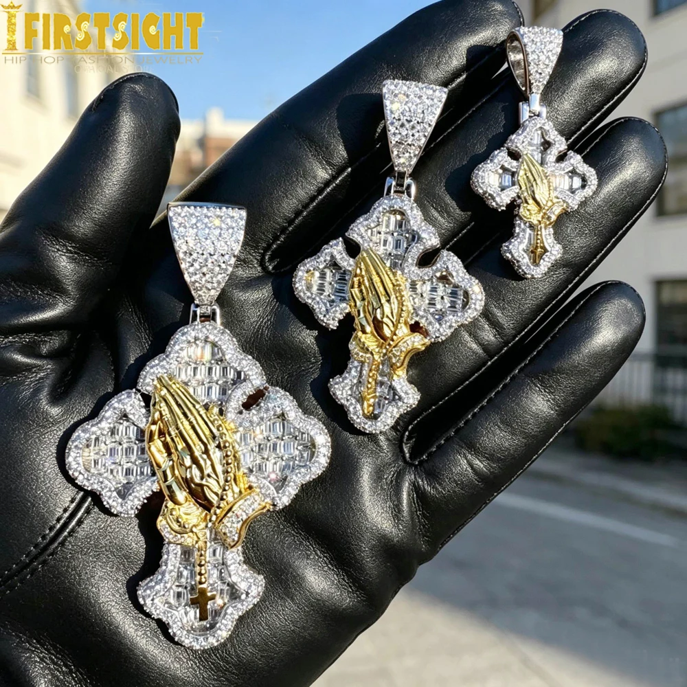 2025 neue zweifarbige Farbe Kreuz betende Hand Anhänger Halskette Iced Out Bling CZ gepflastert Charme Hip Hop für Frauen Männer Schmuck
