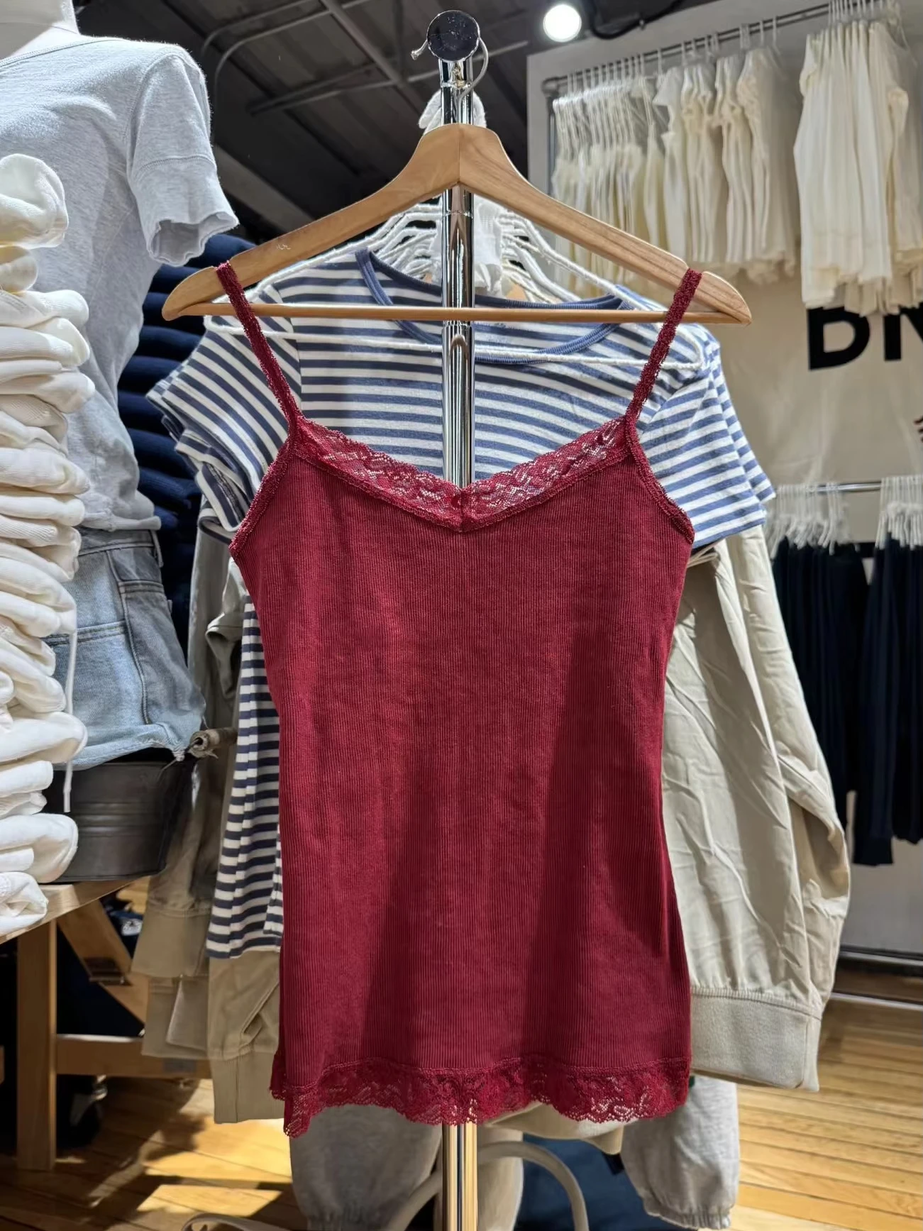 Burgundy Ribbed Lace Trim Tank Top Women New Sweet Cute V-neck Cotton Slim Lined Camisole Vintage Simple All-match Vest Y2k Tops