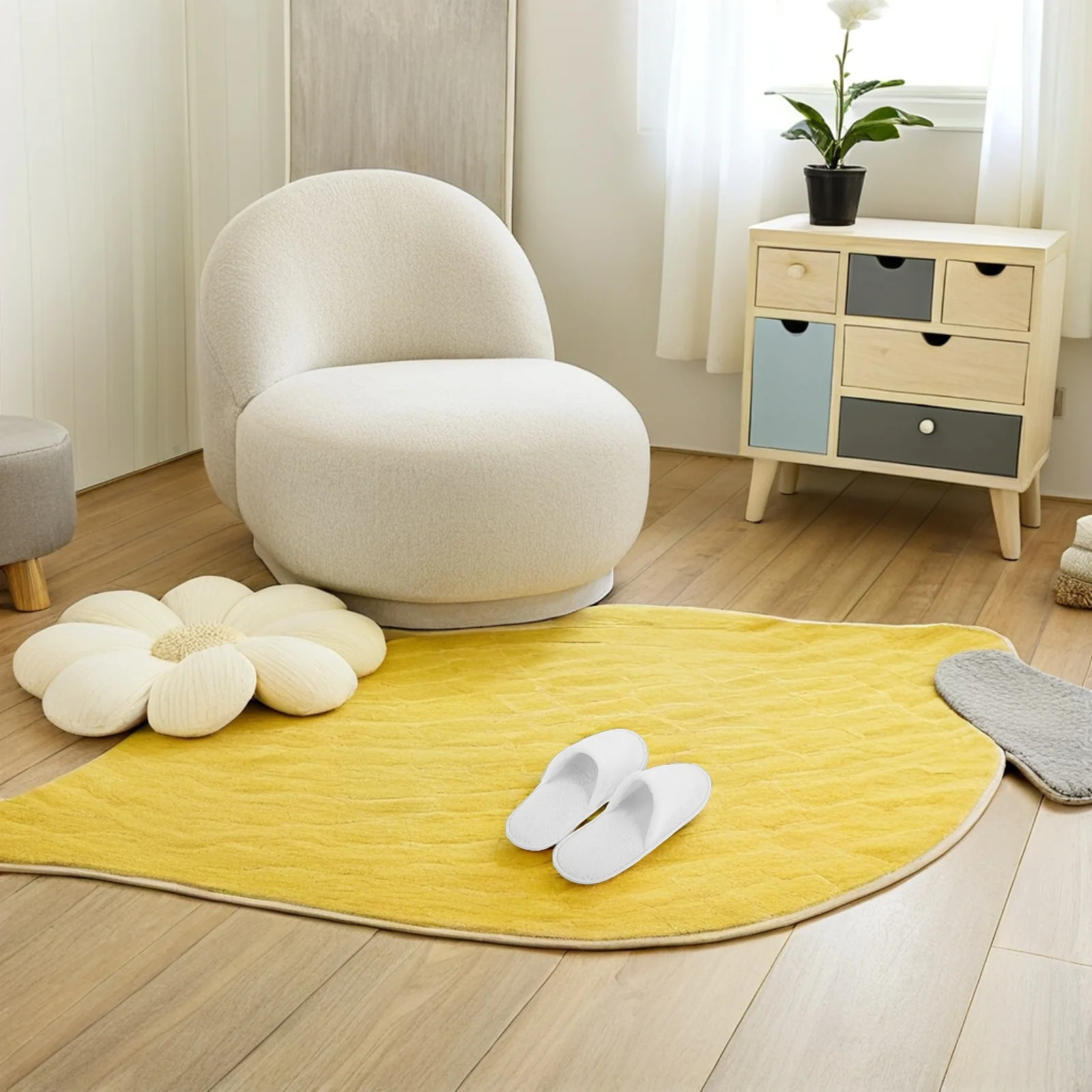 Детские нескользящие одноразовые тапочки из мягкого кораллового флиса на утолщенной подошве с милым узором для путешествий в отеле