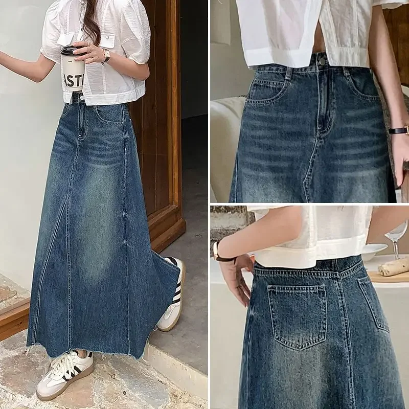 تنورة دينم زرقاء عتيقة بخصر عالٍ مع تصميم على الطراز الكوري وتنورة متوسطة الطول بفتحة خلفية