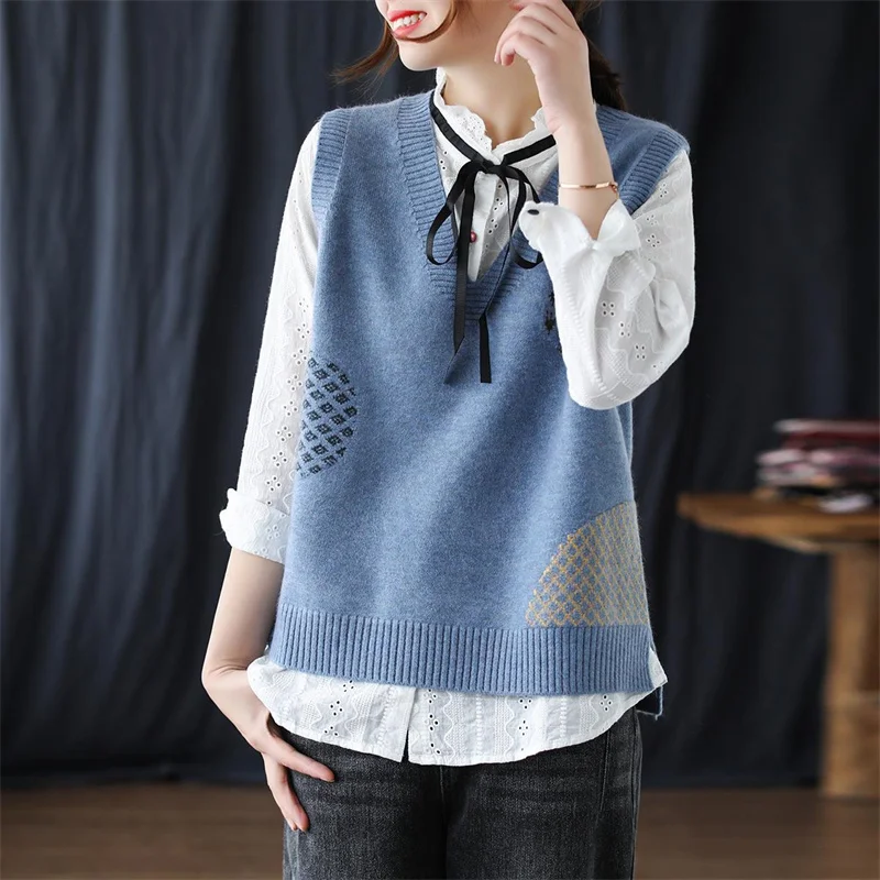 2022 Elegant Fashion V-neck Retro Knitted Vest Female Loose Sleeveless Pullover Jumper Sweater Vest Women Spring Autumn Clothing