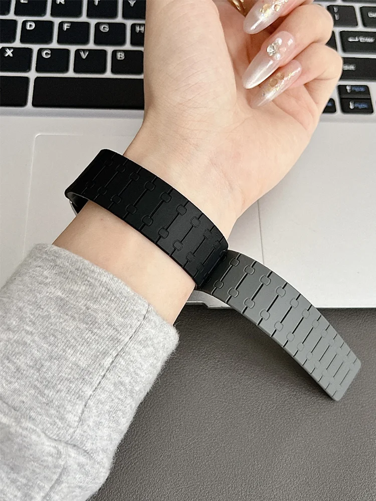 Silicone Strap For Samsung Galaxy Watch8 40mm 44mm Replacement Magnetic Loop Band Galaxy Watch8 Classic 46mm Smartwatch Bracelet