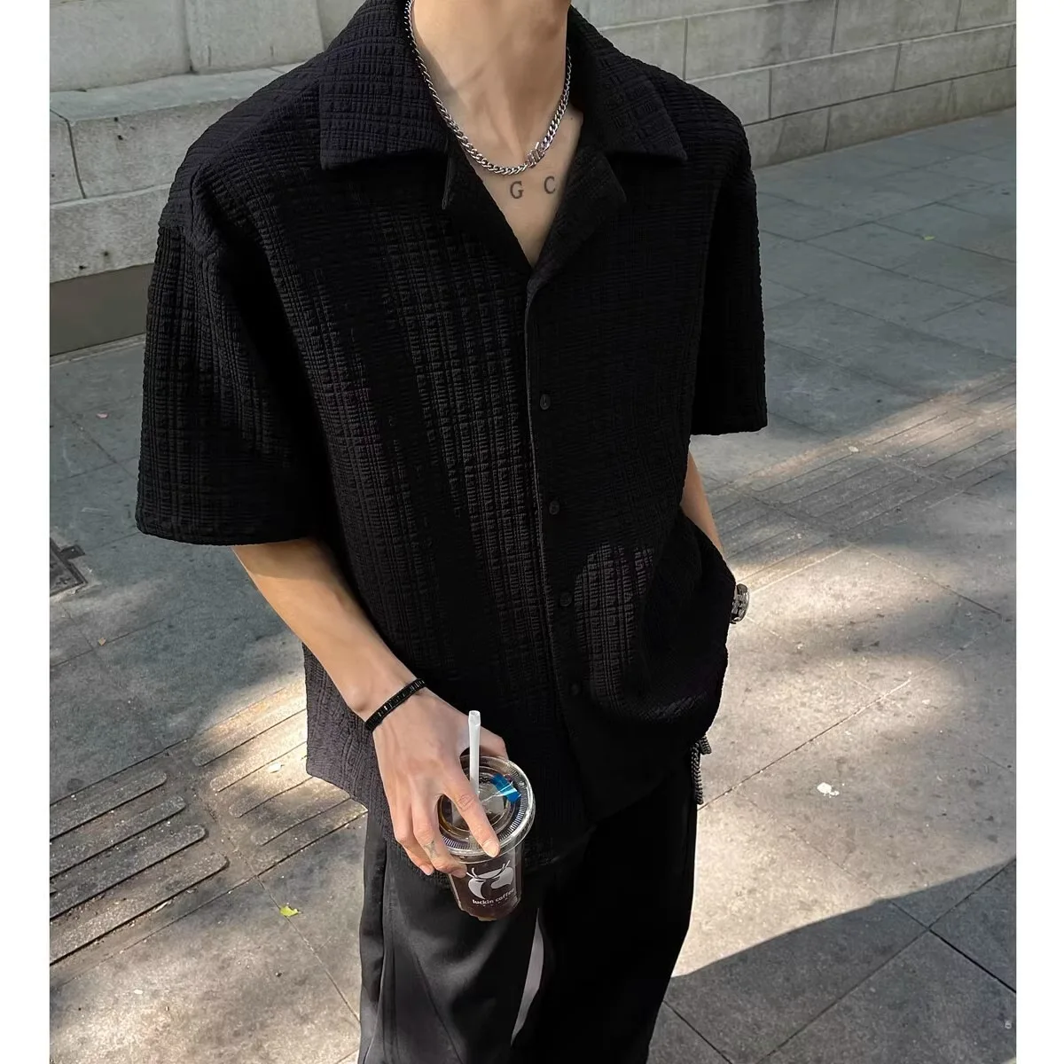 

Летние новые модные мужские черно-белые однотонные повседневные модные кубинские воротники с коротким рукавом, простые базовые рубашки, мужская одежда, топы