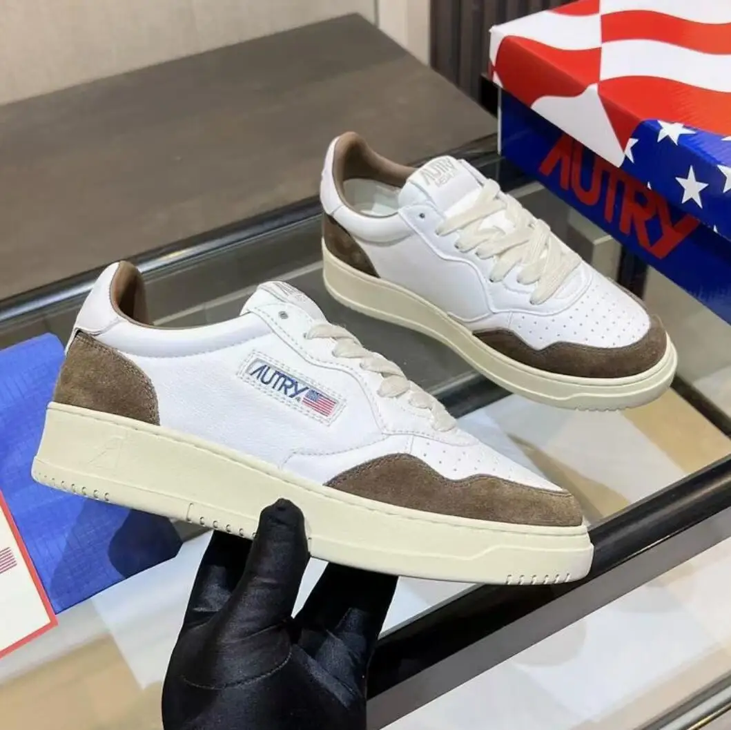 

2026 Fashion Thick Soled Women Casual Board Shoes AUTRY MEDALIST Versatile Trendy Women Shoes Lace up Sports Style White Shoes