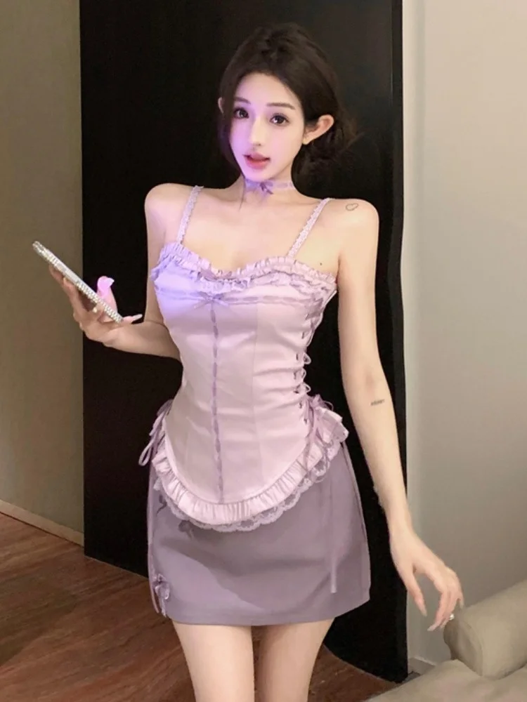 

Sweet And Spicy Style Lace Trim Belted Halter Vest Pure Desire Knot High Waist Skirt Two Piece Set Korean Version