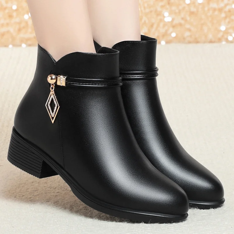 Winter Comfortable Fashion Soft Leather Shoes Platform Short Boots  Elegant Black Block Heel Office Mom Ankle Boots