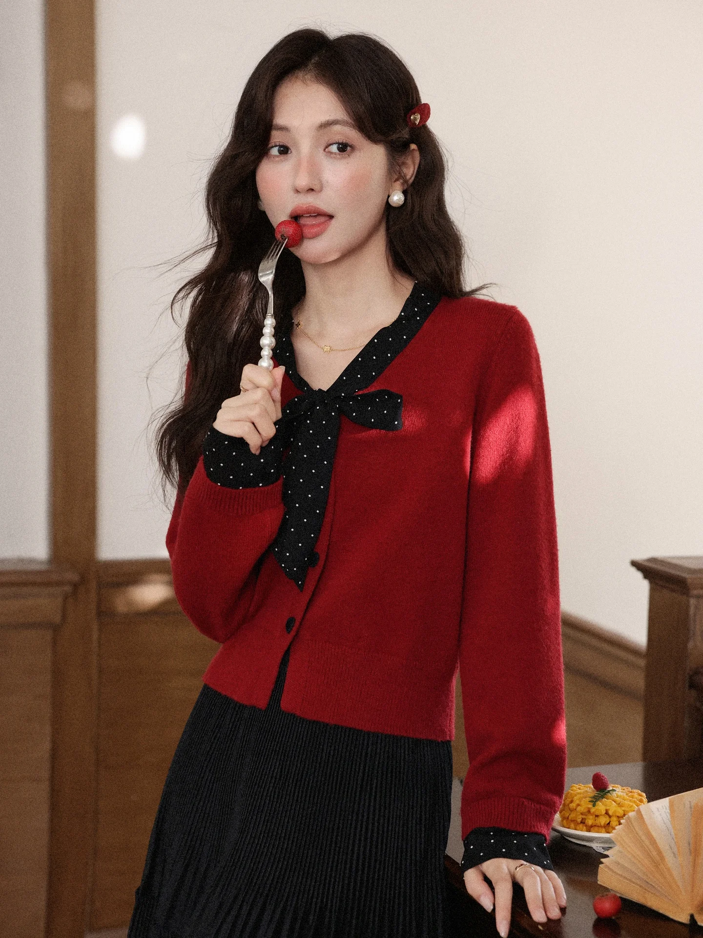 

South Deer Vintage Red Polka Dot Knitted Sweater Women's Long Sve Autumn Faionable Berry Fruit Knot Design High Collar S...