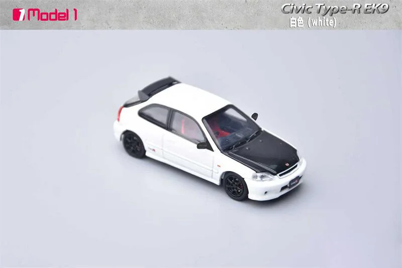 

Предзаказная модель: Коллекционная литая миниатюрная машинка Honda Civic Type-R EK9 в масштабе 1:64 – идеальный подарок