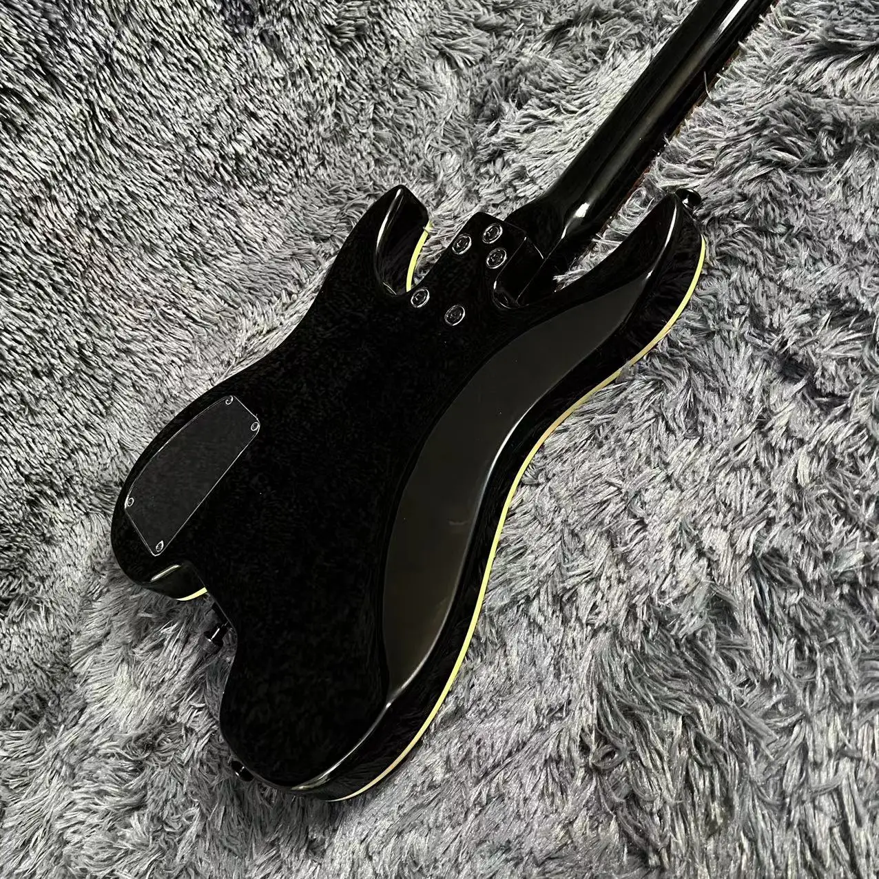 Headless Electric Guitar, Black Color, Mahogany Body, Rosewood Fingerboard, Floyd Rose Tremolo Bridge, High Quality