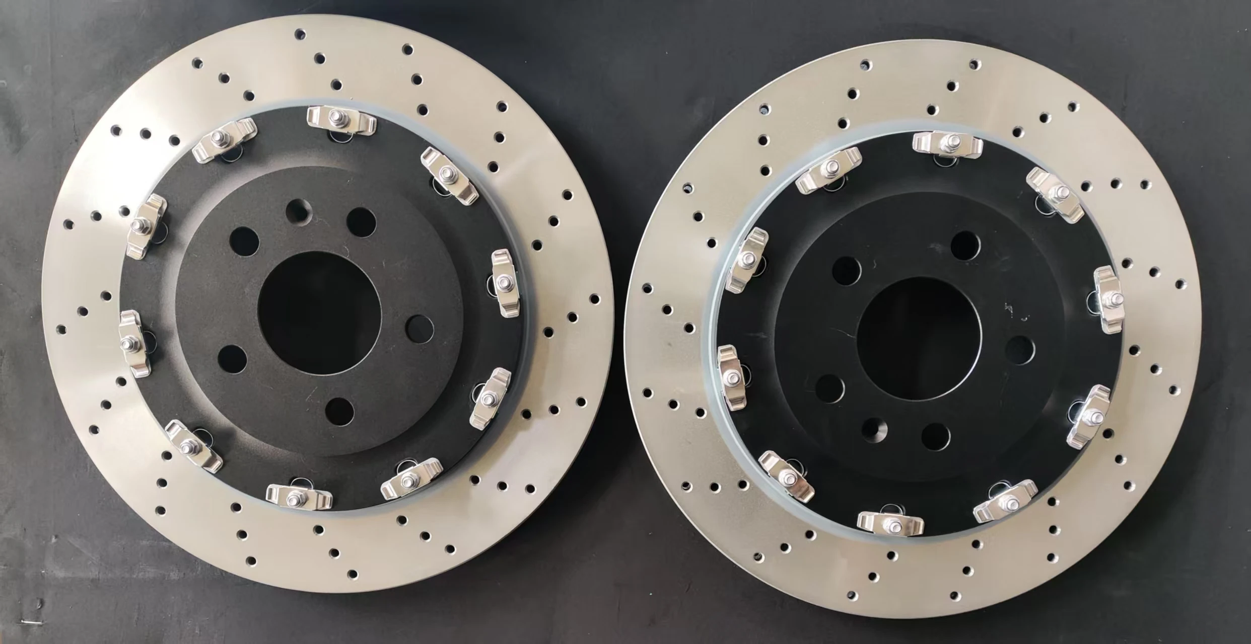 

Rear 330*22mm Fully Floating Brake Discs High-quality Rotor 8K0615601C For Audi